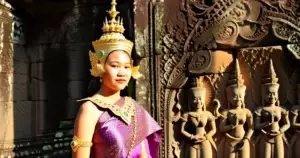 ព្រះរាជ និងរដ្ឋាភិបាលកម្ពុជាជំរុញយុវវ័យការពារអត្តសញ្ញាណខ្មែរ ក្នុងពេលជម្លោះវប្បធម៌ផ្ទុះតាមបណ្តាញសង្គម