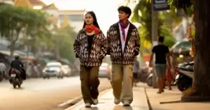 ម៉ូដបែប Khmer fusion streetwear កំពុងឡើងឆ្នាំ ២០២៦៖ ក្រម៉ា ikat និងស្ទាយ Gen Z