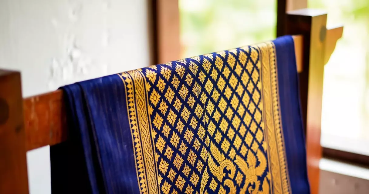 ក្រណាត់សូត្រប្រពៃណីខ្មែរដែលតំណាងឱ្យសំលៀកបំពាក់បេតិកភណ្ឌ